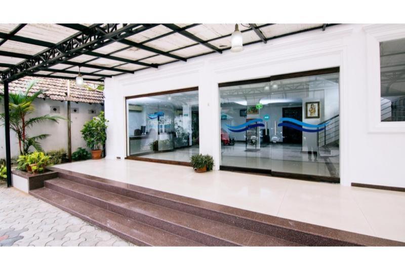 ホテル Centre Point Kochi エクステリア 写真