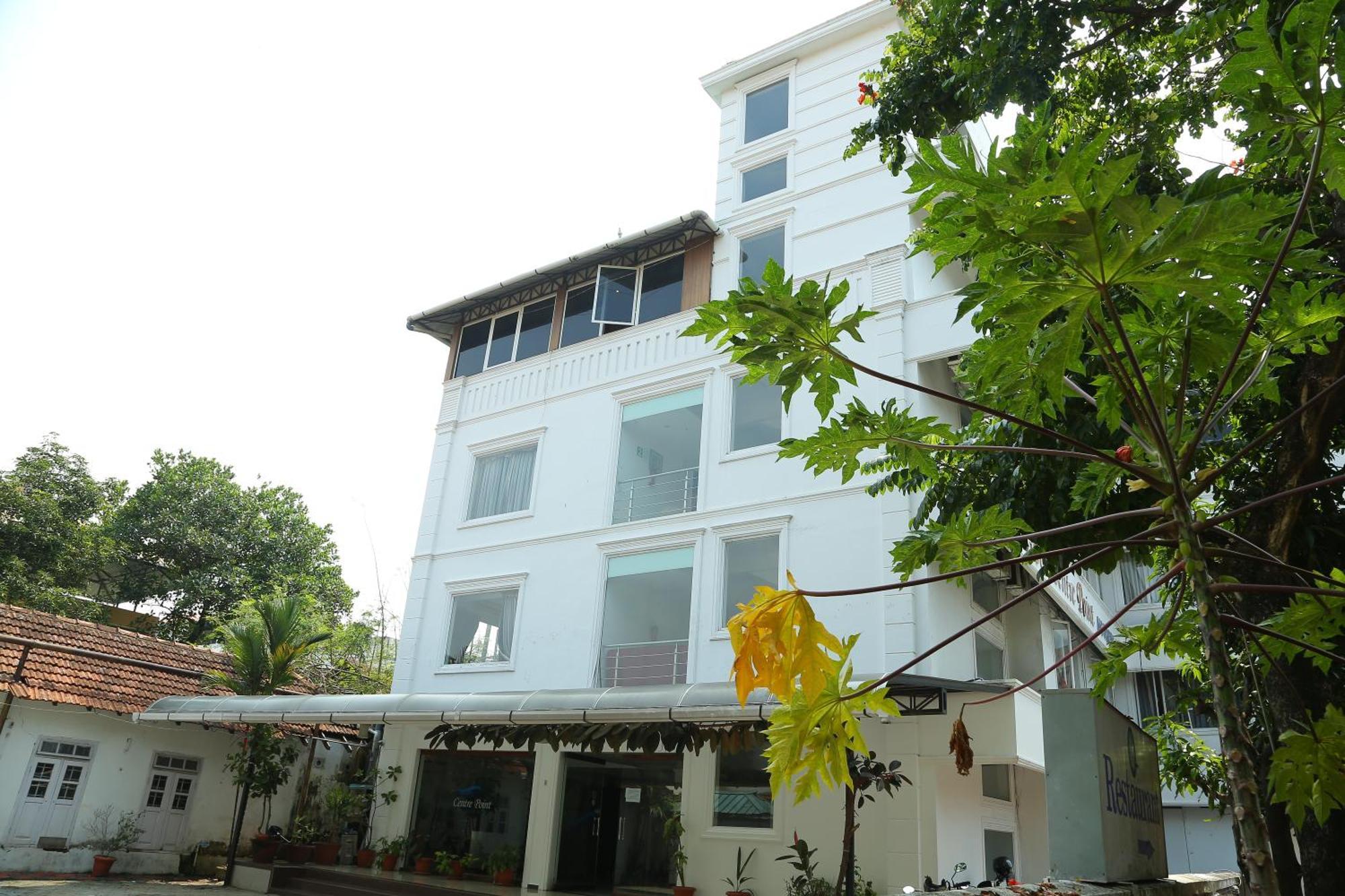 ホテル Centre Point Kochi エクステリア 写真